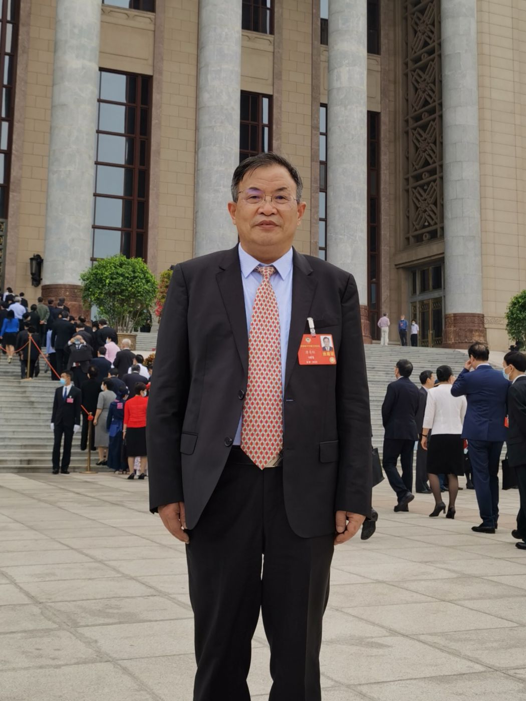4.全国政协委员、中国工程院院士、开云(中国)首席技术专家唐长红